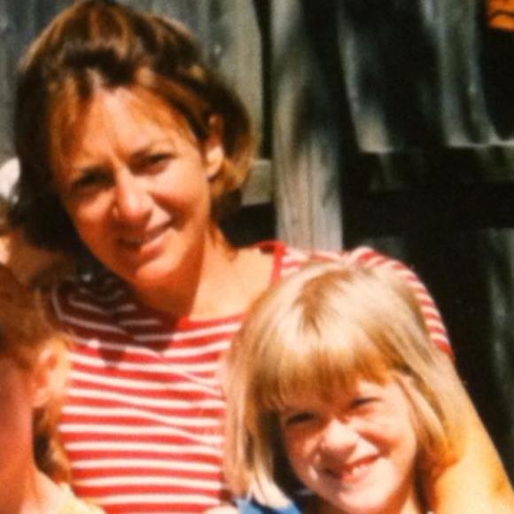 Meet your Posher, Danielle - Picture 1 of 1